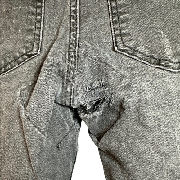 Free People Women's Skinny Stretch Distressed Charcoal Wash Raw Hem Sz. … - Picture 8 of 13